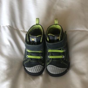 Lightly warn Keen toddler shoes